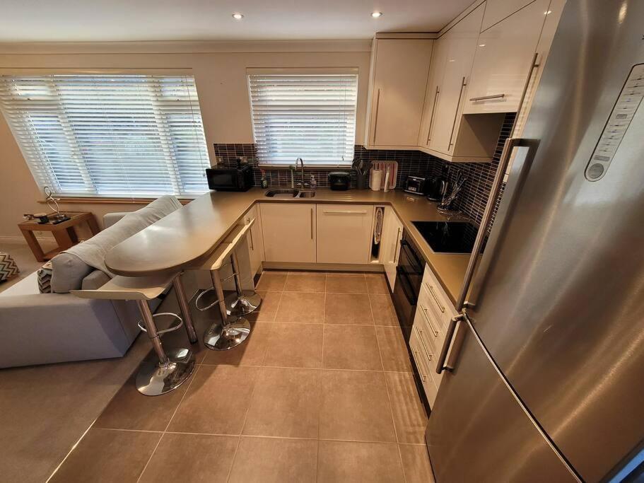 Bungalow A Few Minutes From The Sea. The Mumbles Exterior photo