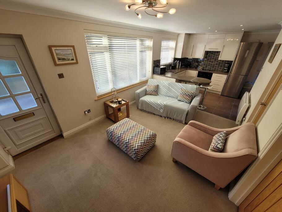 Bungalow A Few Minutes From The Sea. The Mumbles Exterior photo